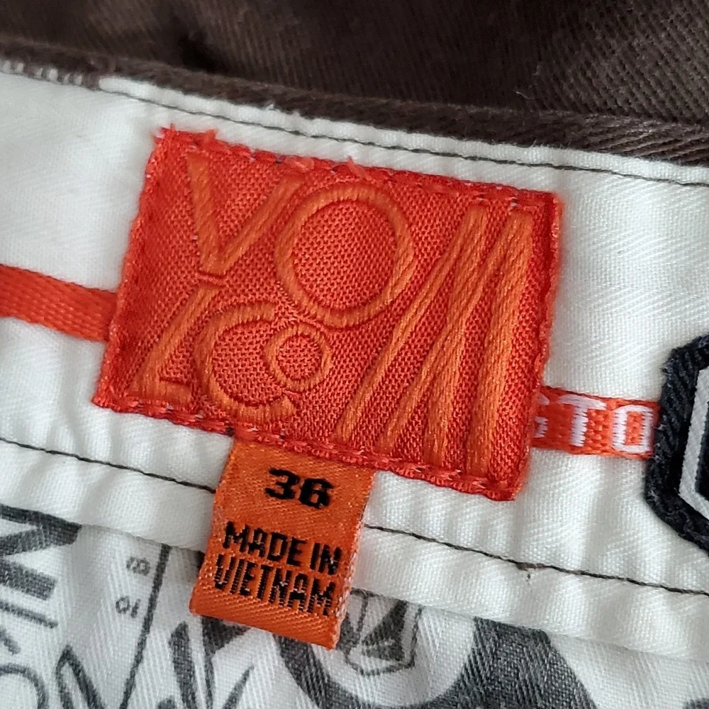 VINTAGE Volcom Men Shorts 36 Brown Y2K Skater Chino Logo 11.5